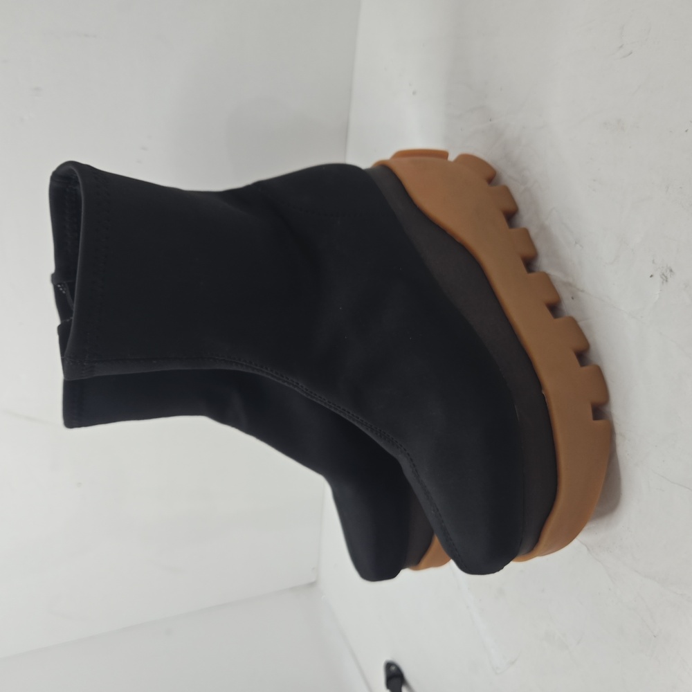 Jeffrey Campbell Women's Black and Tan Boots 6.5M